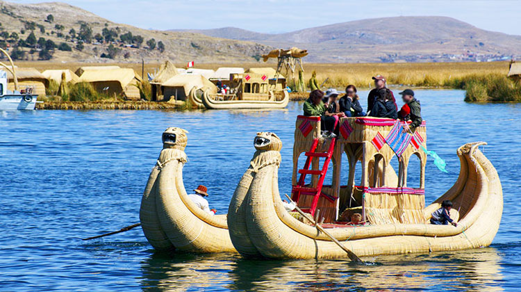 UROS TAQUILE FULL DAY