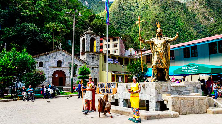 VIAJE A AGUAS CALIENTES